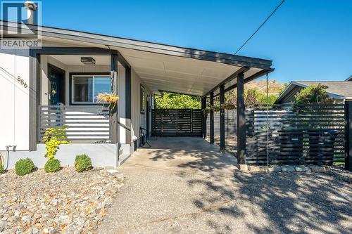 Front entry - 886 Fairview Road, Oliver, BC 