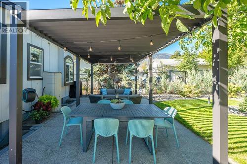 Gazebo with adjustable slats - 886 Fairview Road, Oliver, BC 