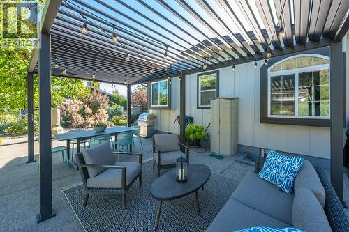 Gazebo with adjustable slats - 886 Fairview Road, Oliver, BC 
