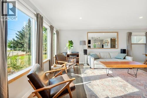 High quality flooring, vinyl windows - 886 Fairview Road, Oliver, BC 