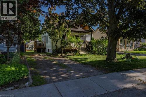 15 SPENCER Avenue , Dundas, Ontario L9H 1E7 1