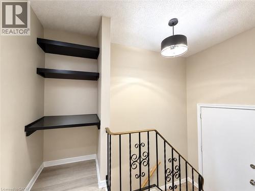 66 SUMMERCREST Drive Unit# 18 , Hamilton, Ontario L8K 6G6 2