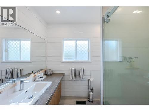 3 pce bathroom. - 637 Alexander Avenue, Penticton, BC 