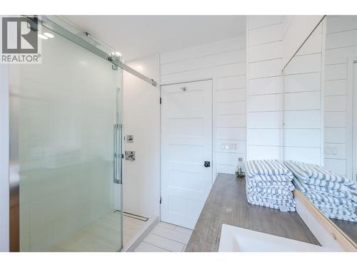 3 pce bathroom. - 637 Alexander Avenue, Penticton, BC 