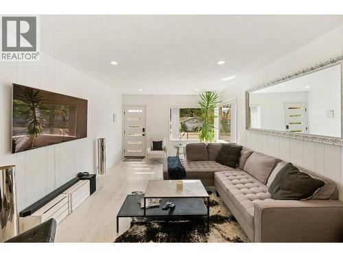 Living room. - 637 Alexander Avenue, Penticton, BC 