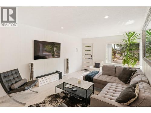 Living room. - 637 Alexander Avenue, Penticton, BC 