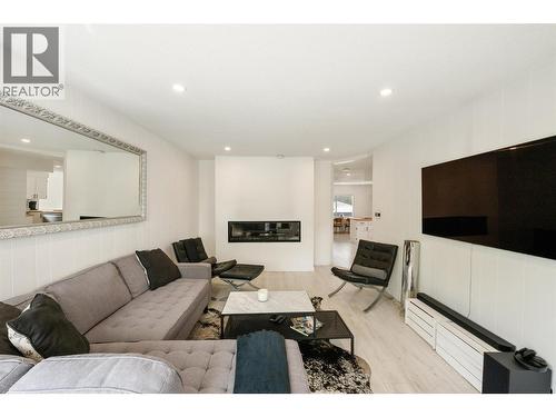 Living room. - 637 Alexander Avenue, Penticton, BC 