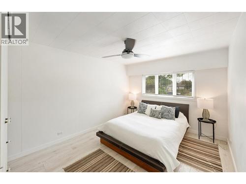Main bedroom. - 637 Alexander Avenue, Penticton, BC 