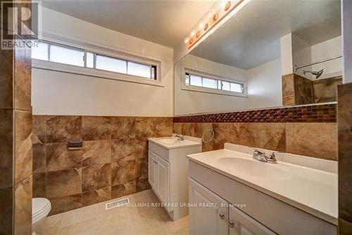 16 Carsbrooke Road, Toronto, ON 