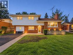 216 FAIRVIEW Avenue  Dunnville, ON N1A 1M3