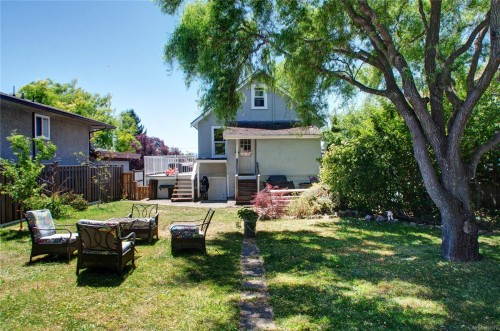 236 Crease Ave, Saanich, BC 