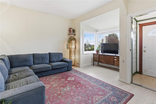 236 Crease Ave, Saanich, BC 