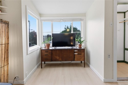 236 Crease Ave, Saanich, BC 