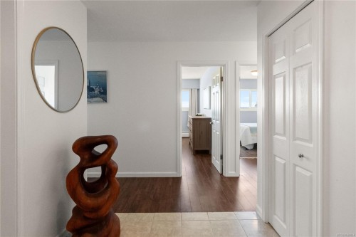 #315-9560 Fifth St, Sidney, BC 