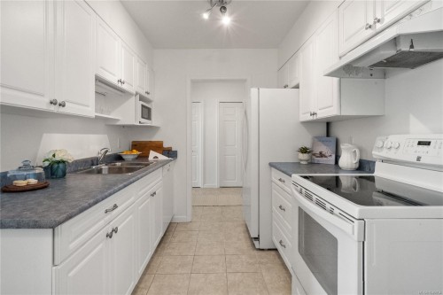 #315-9560 Fifth St, Sidney, BC 