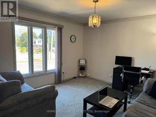 40 St Charles Street, Belleville, ON 