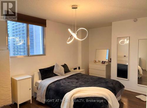 1102 - 820 Burnhamthorpe Road, Toronto, ON 