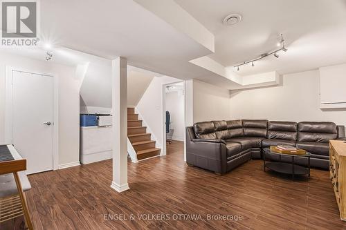 38 Compata Way, Ottawa, ON 