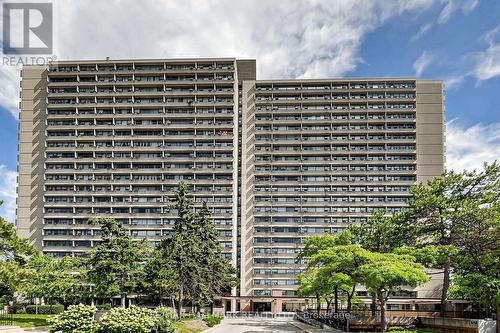 1512 - 100 Leeward Glenway, Toronto, ON 