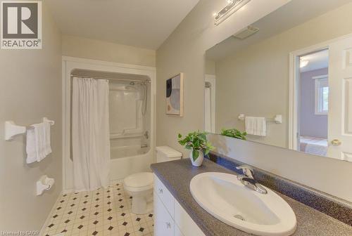 Main floor bathroom - 26 Stanmore Avenue, Kitchener, ON 
