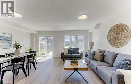 975 Zeller Crescent, Kitchener, ON 