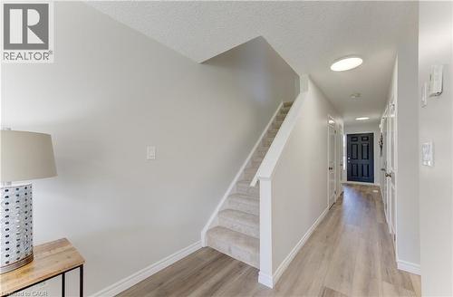 975 Zeller Crescent, Kitchener, ON 