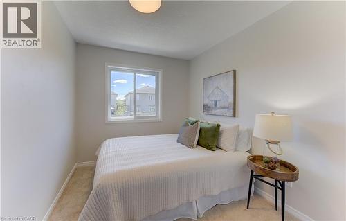 975 Zeller Crescent, Kitchener, ON 
