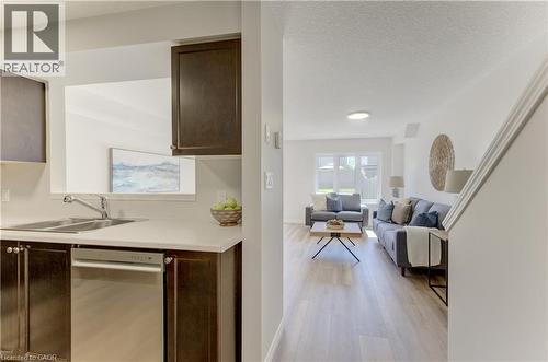 975 Zeller Crescent, Kitchener, ON 