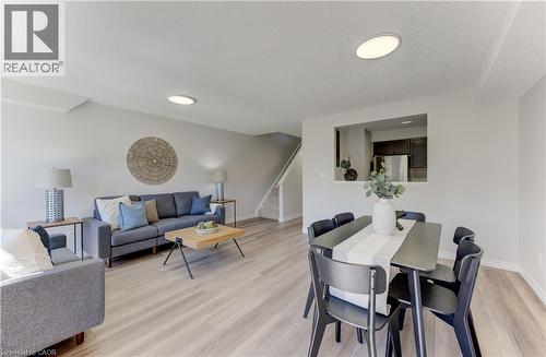 975 Zeller Crescent, Kitchener, ON 