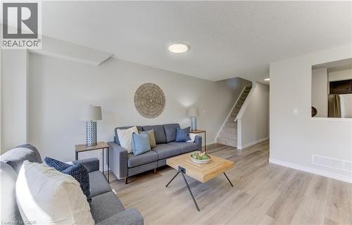 975 Zeller Crescent, Kitchener, ON 