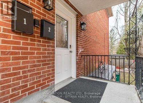 Apt 1 - family/dinning room - 391 Greenwood Avenue, Ottawa, ON 