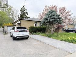 BASEMENT - 230 AXMINSTER DRIVE Richmond Hill, ON L4C 2W1