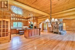 Open easy-flow floor plan - 