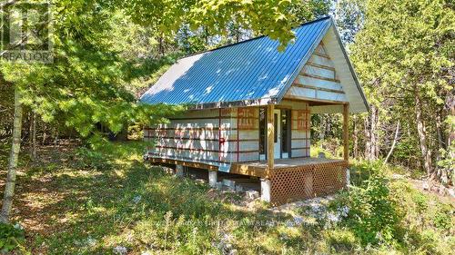Bunkie - 2467 Darling Road, Lanark Highlands, ON 