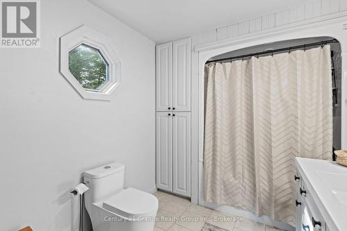 Main 4-piece Bath - 16408 35 Highway, Algonquin Highlands (Stanhope), ON 
