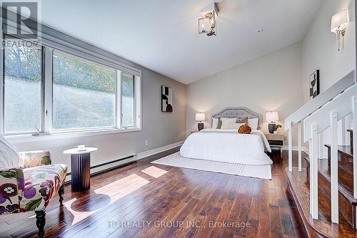 19 Lower Links Road, Toronto, ON 