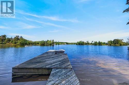 2 Robins Nest Lane, Mckellar, ON 