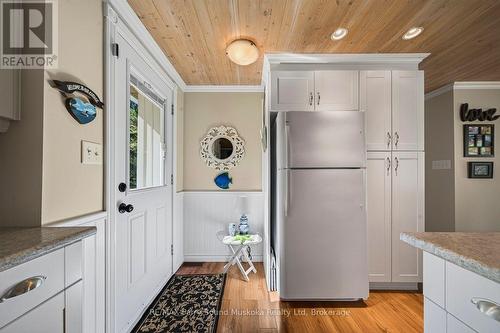 2 Robins Nest Lane, Mckellar, ON 