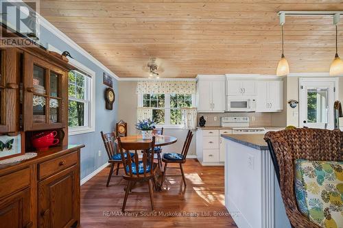 2 Robins Nest Lane, Mckellar, ON 