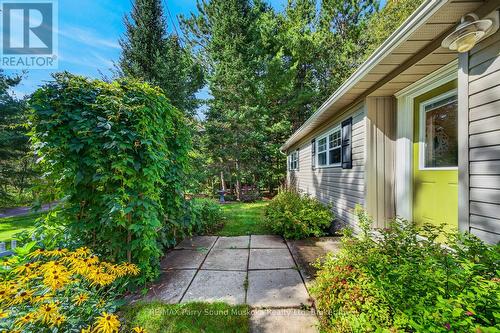 2 Robins Nest Lane, Mckellar, ON 