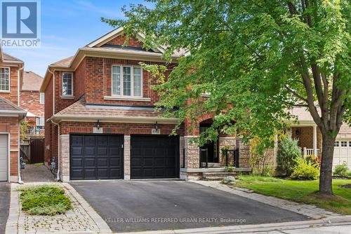 1002 Oaktree Crescent, Newmarket, ON 