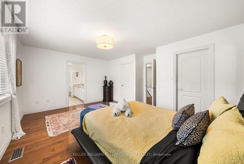 1002 Oaktree Crescent, Newmarket, ON 