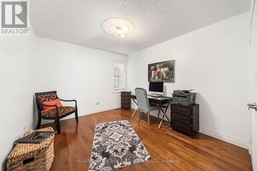 1002 Oaktree Crescent, Newmarket, ON 