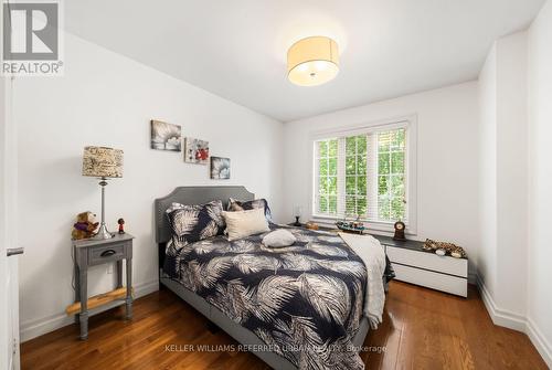 1002 Oaktree Crescent, Newmarket, ON 