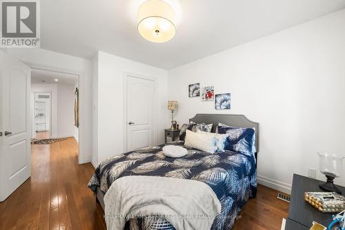 1002 Oaktree Crescent, Newmarket, ON 