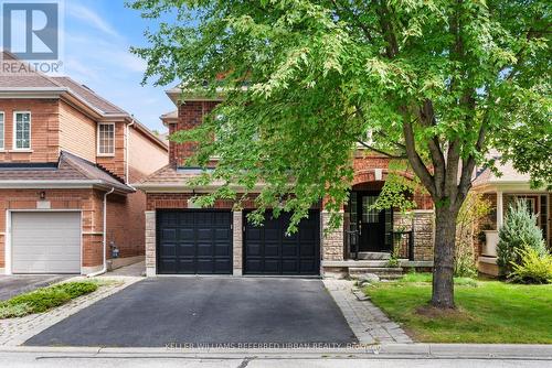 1002 Oaktree Crescent, Newmarket, ON 
