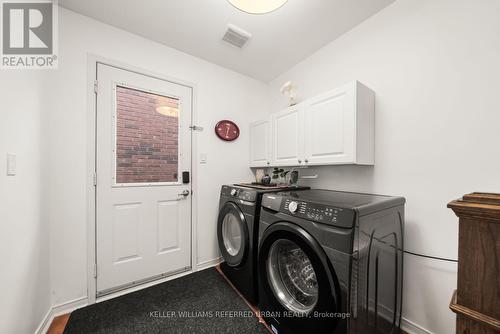 1002 Oaktree Crescent, Newmarket, ON 