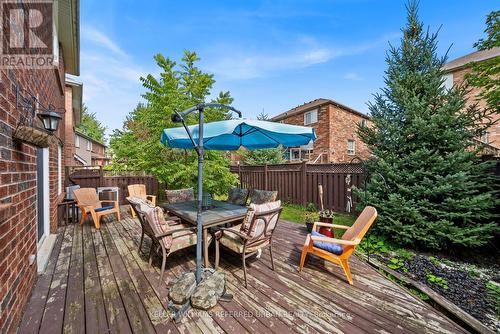 1002 Oaktree Crescent, Newmarket, ON 