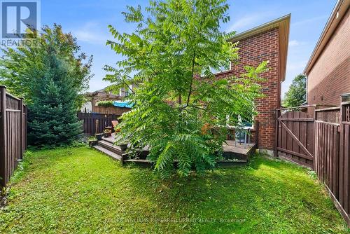 1002 Oaktree Crescent, Newmarket, ON 