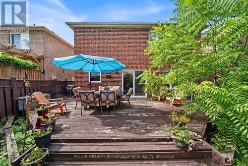 1002 Oaktree Crescent, Newmarket, ON 